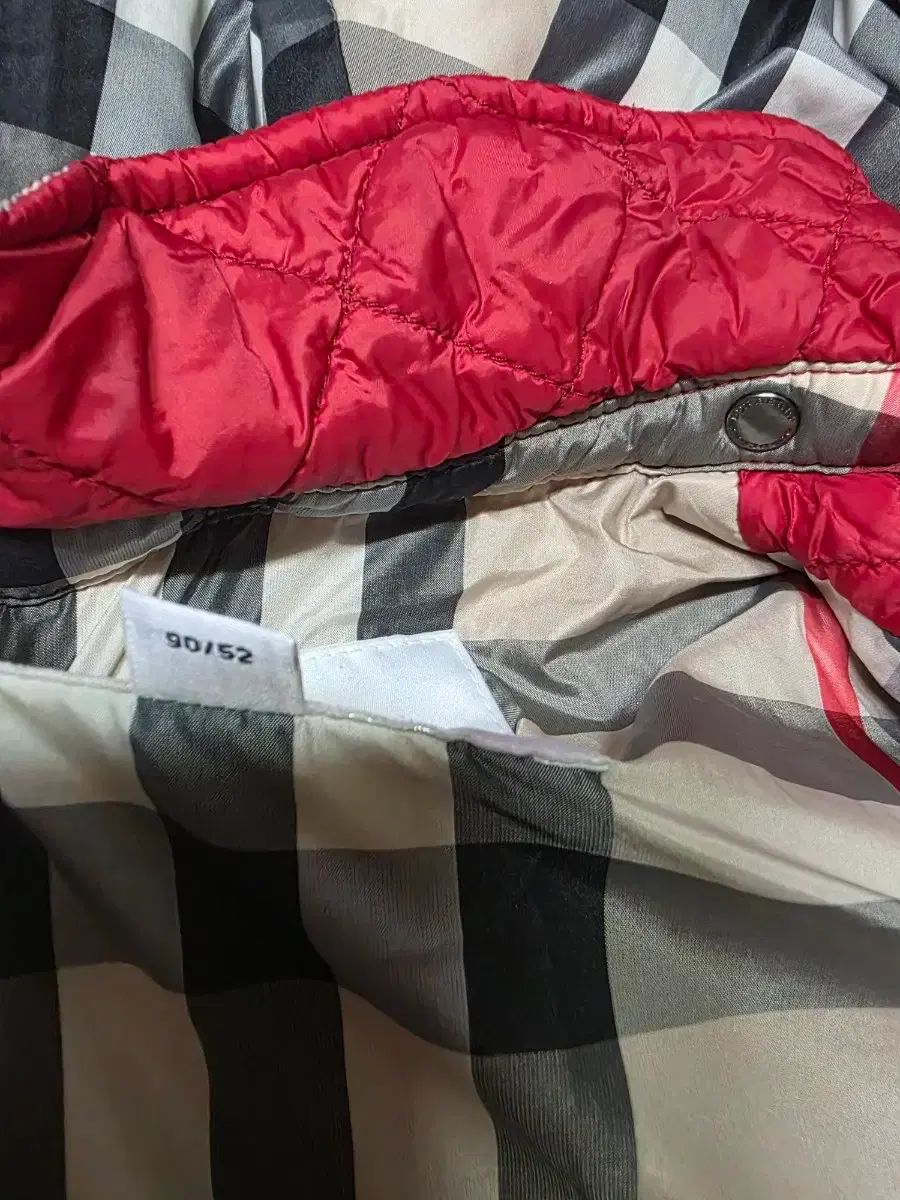 バーバリー キッズ レッド キルティング 注文 フード ジャケット 2Y 90