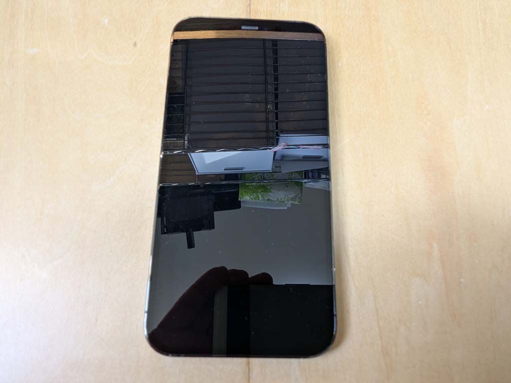 SIMフリー ソフトバンク Apple iPhone 12 Pro 128 GB グラファイト 割れ スマホ薄型ケース Pixel 5