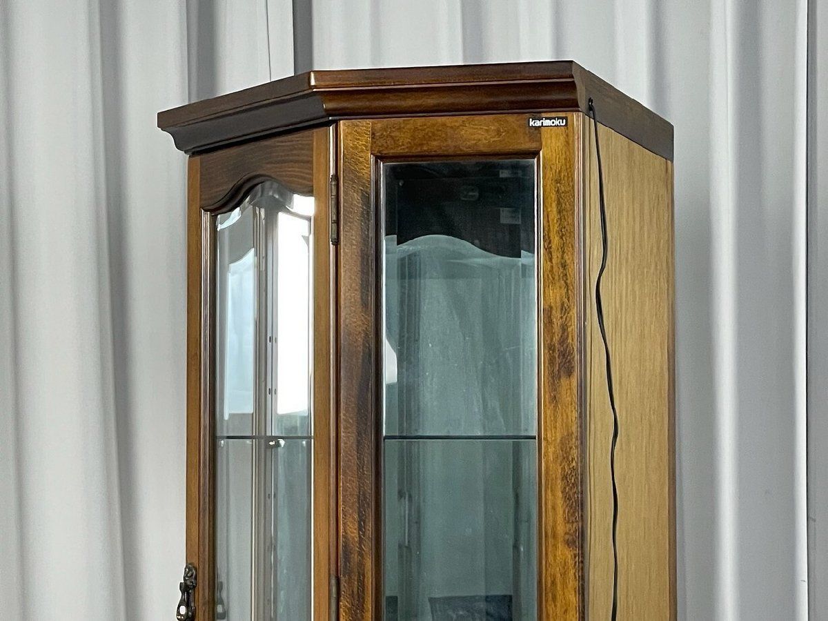引き取り限定 カリモク コロニアル キュリオケース ガラスキャビネット COLONIAL（カリモク家具） カリモク コロニアル キュリオケース