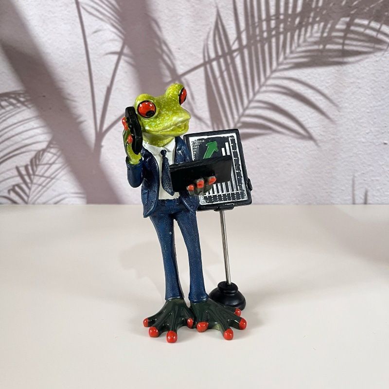 置物 オブジェ ガーデンオーナメント スーツを着ているカエル かえる 屋外 屋内 室内 インテリア 玄関 リビング ダイニング 装飾 庭 ガーデニング 装飾 ガーデン 樹脂 ギフト インテリア用品 贈り物 雑貨 ユニークデザイン