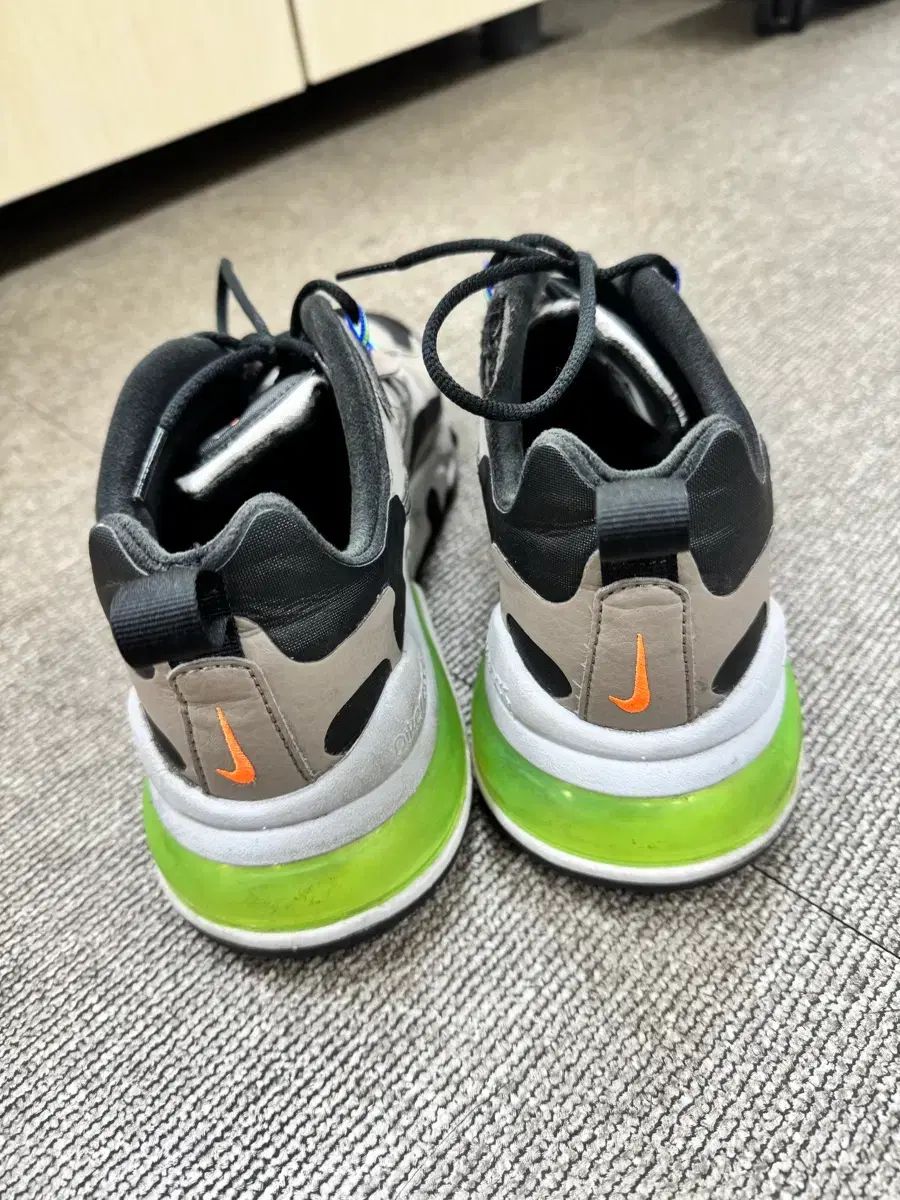  ナイキ エアマックス リアクト 260 mm 登山靴 トレッキングシューズ アウトドアシューズ