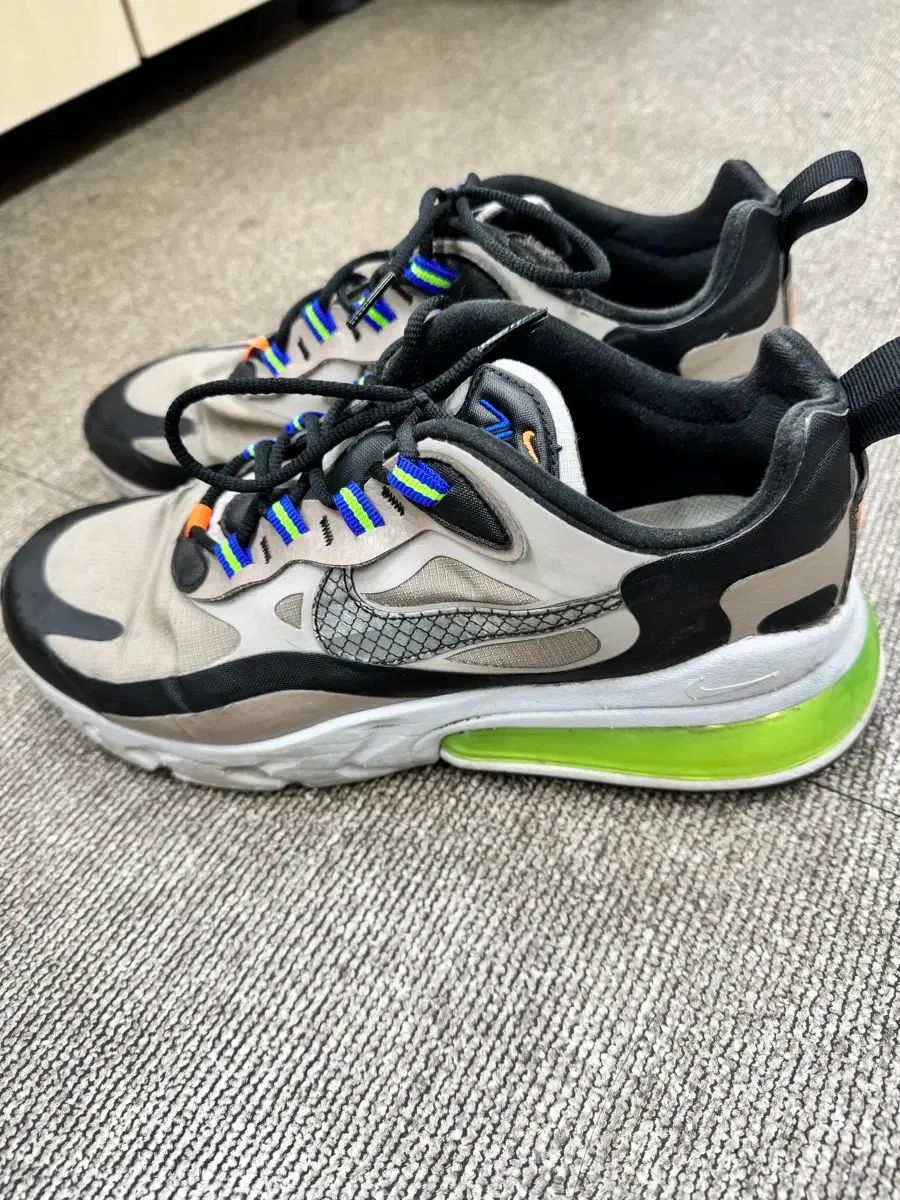 ナイキ エアマックス リアクト 260 mm