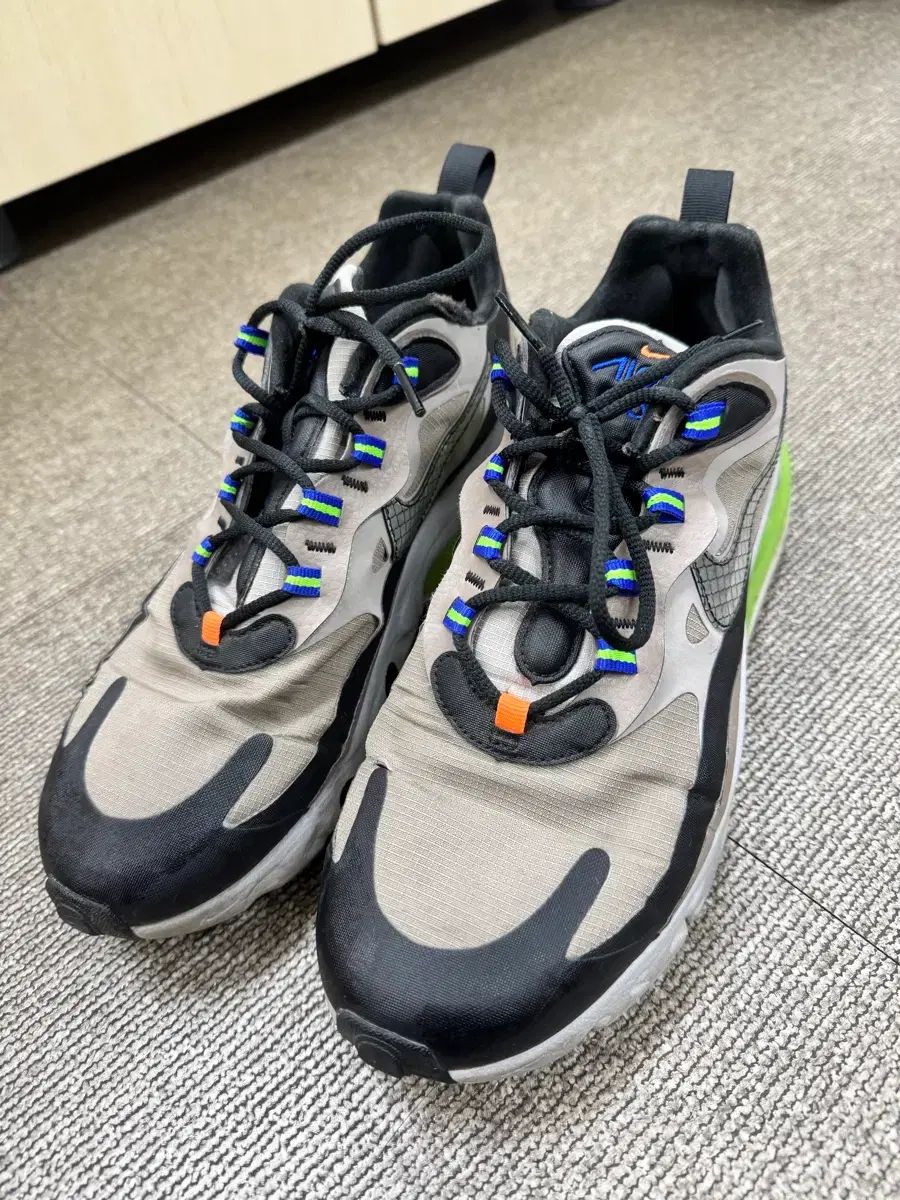 ナイキ エアマックス リアクト 260 mm