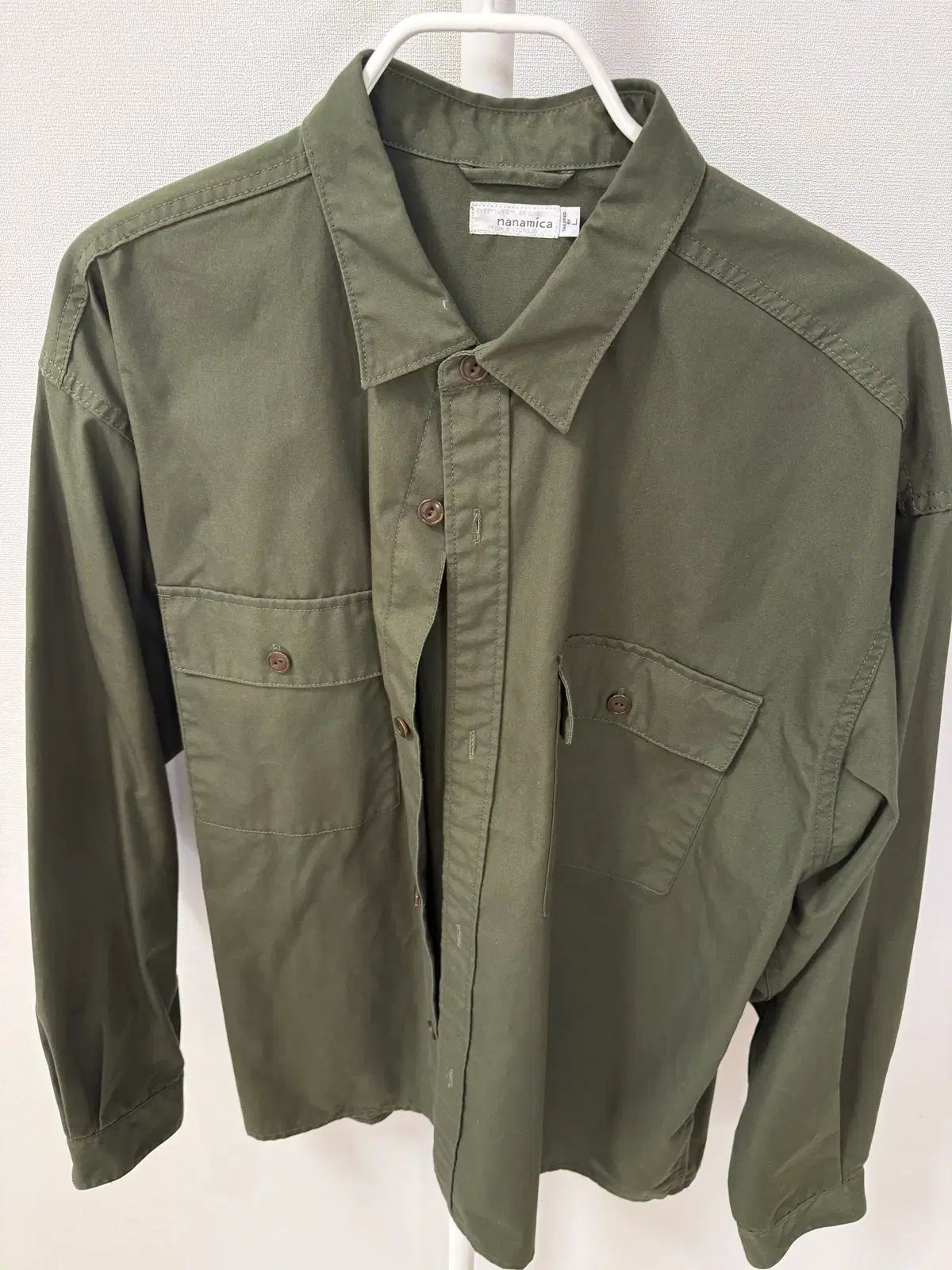 nanamica ユーティリティ ライト WIND AND WISH シャツ カーキ Lサイズ