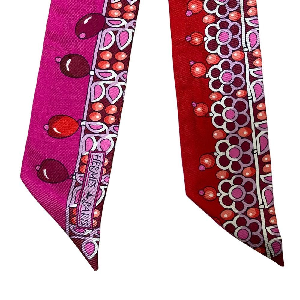 美品 HERMES エルメス マハラジャの装身具 ツイリースカーフ ピンク