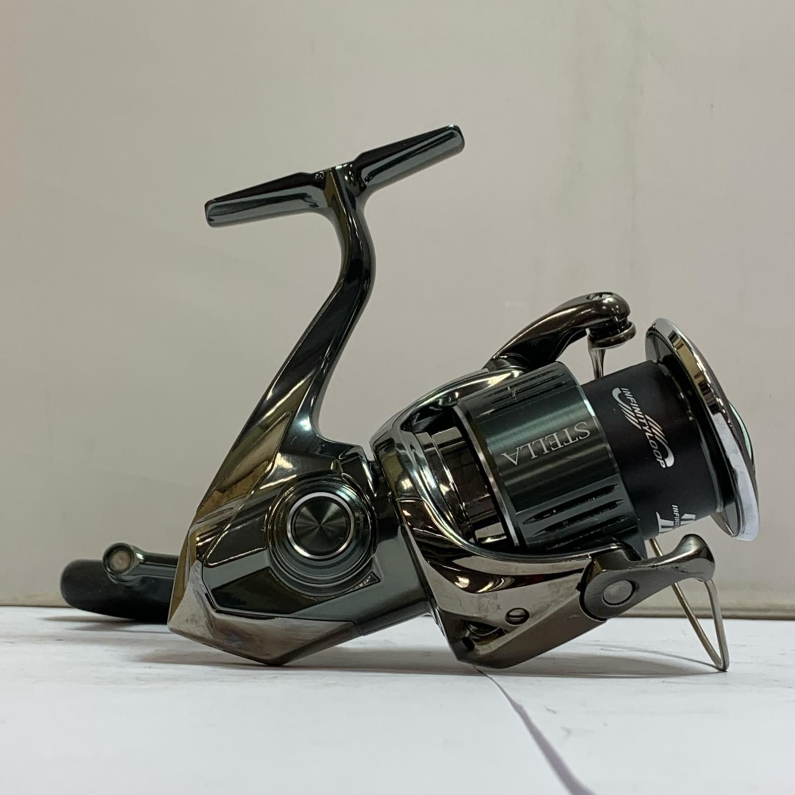 SHIMANO シマノ 22ステラ4000XG スピニングリール 箱、ポーチ付 043962
