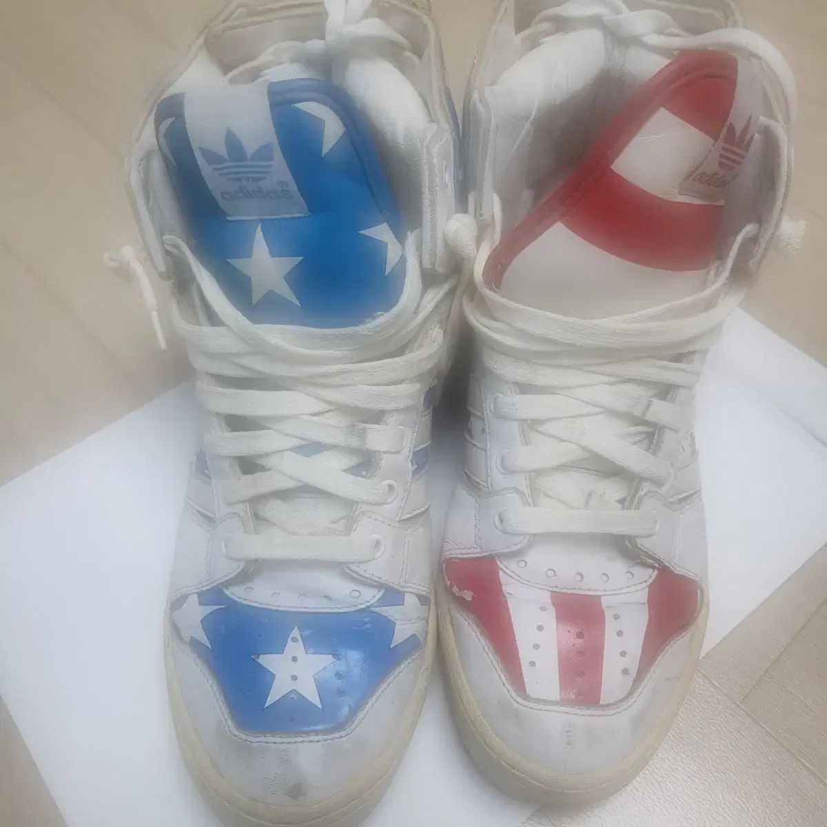 アディダス 星条旗 ハイトップ スニーカー