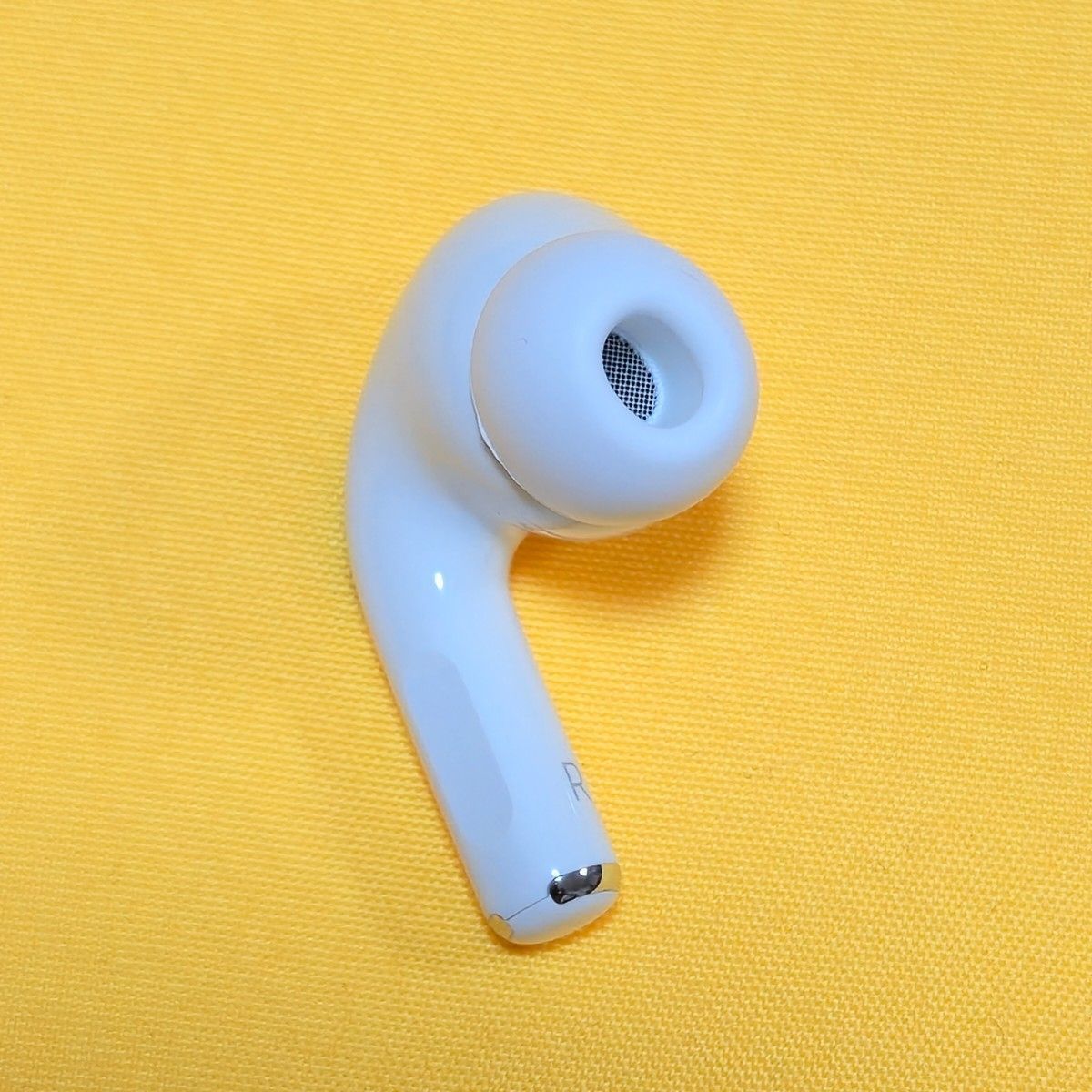 美品】AirPods pro 第二世代 右耳 USB-C MTJV3J/A - メルカリ