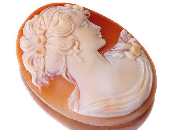 ジュエリー極】アンティーク 優雅な貴婦人の彫刻 高級シェルカメオ