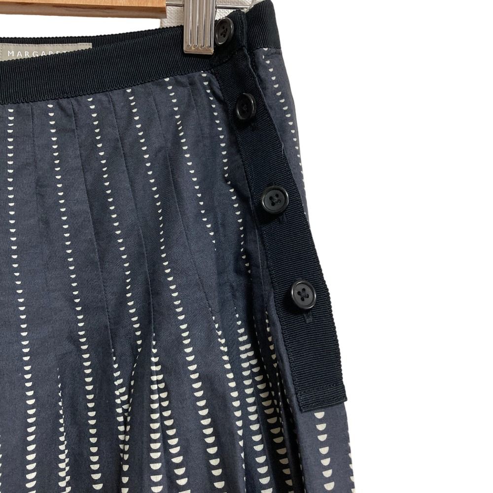 美品 MARGARET HOWELL マーガレットハウエル コットン ハーフムーン