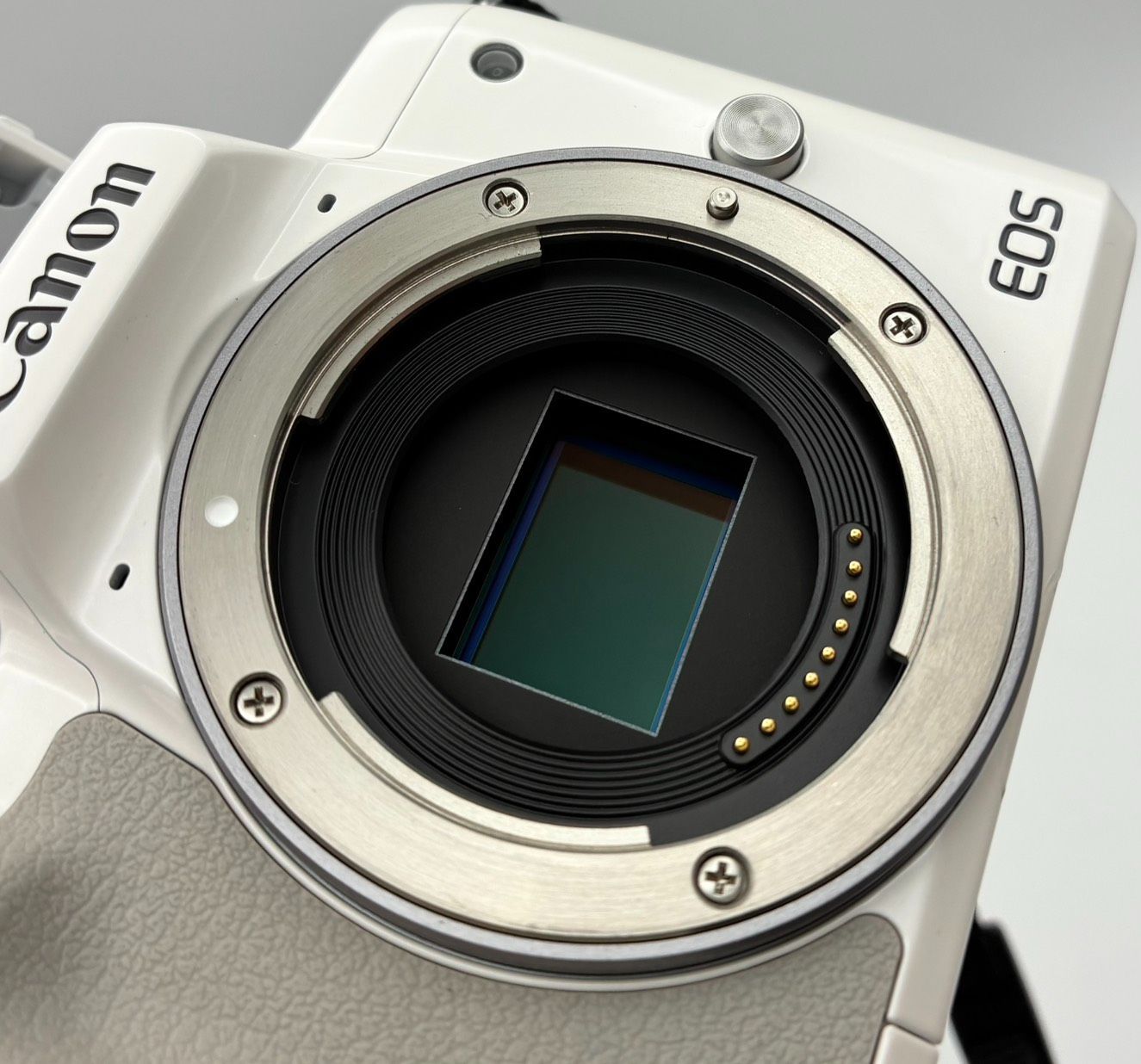# 【動作確認済み】　Canon EOS Kiss M PC2328 動作確認済 極美品 使用わずか】Canon EOS Kiss M PC2328 イオス キス