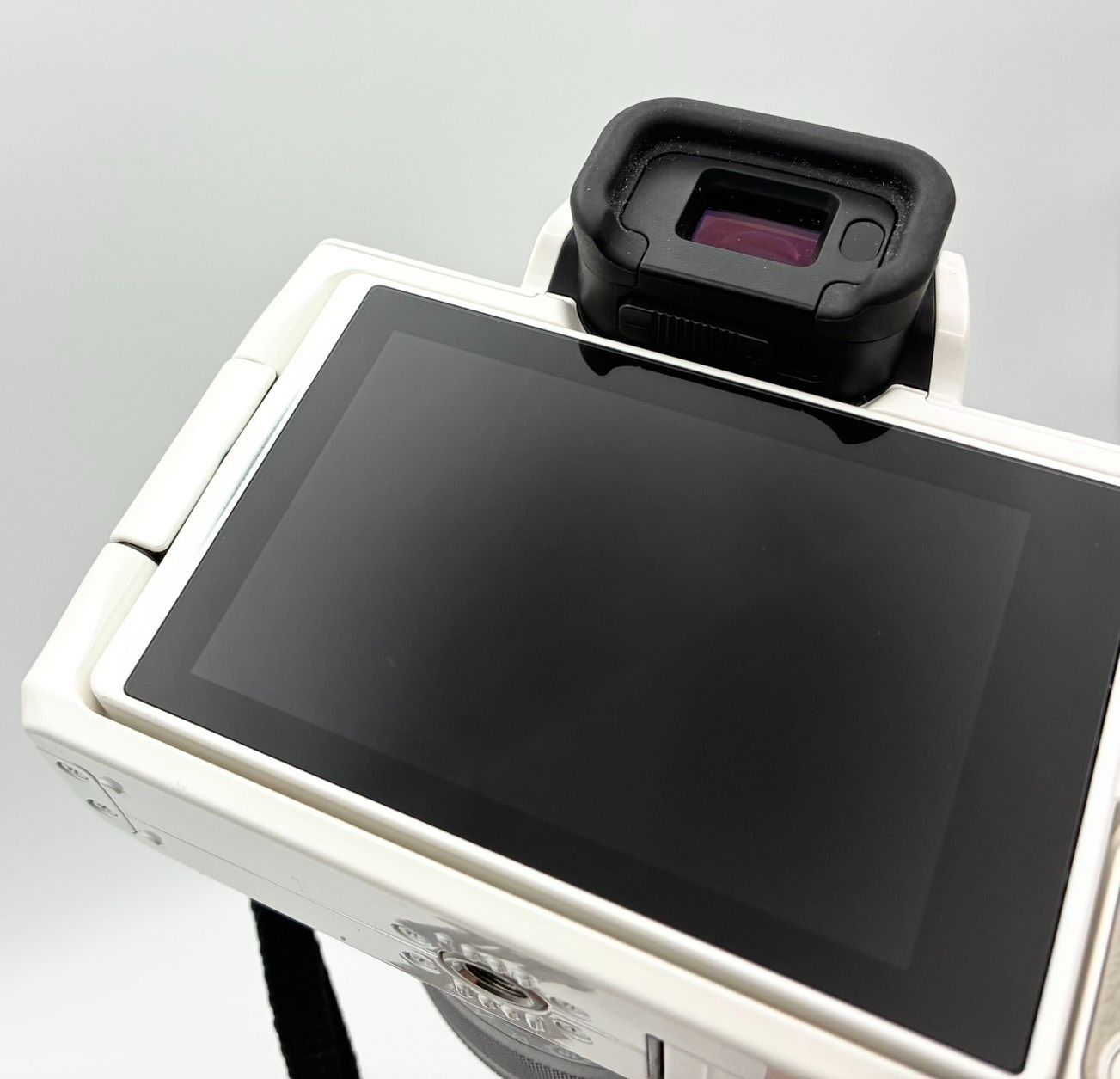 動作確認済 極美品 使用わずか】Canon EOS Kiss M PC2328 イオス キス