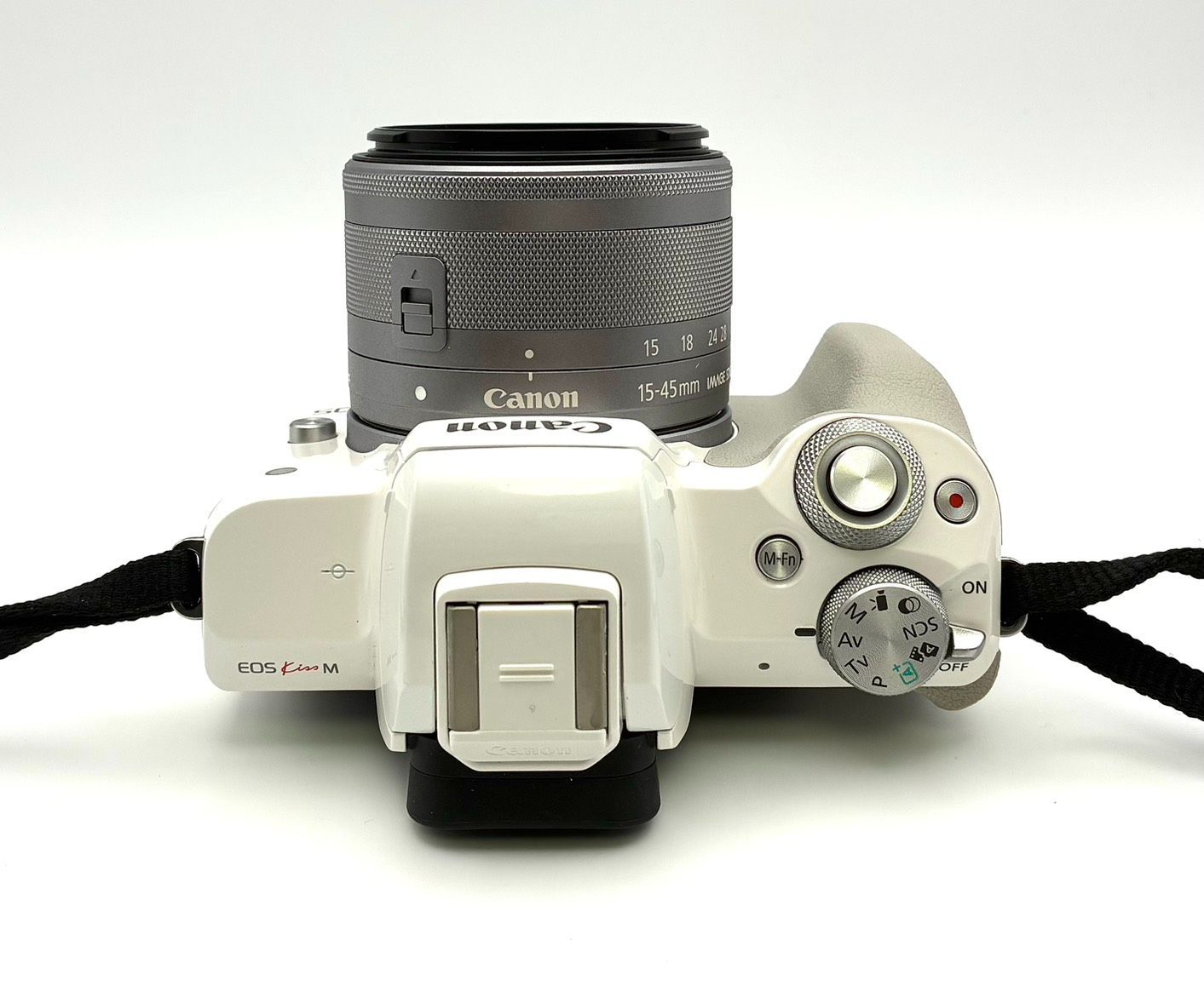 動作確認済 極美品 使用わずか】Canon EOS Kiss M PC2328 イオス キス