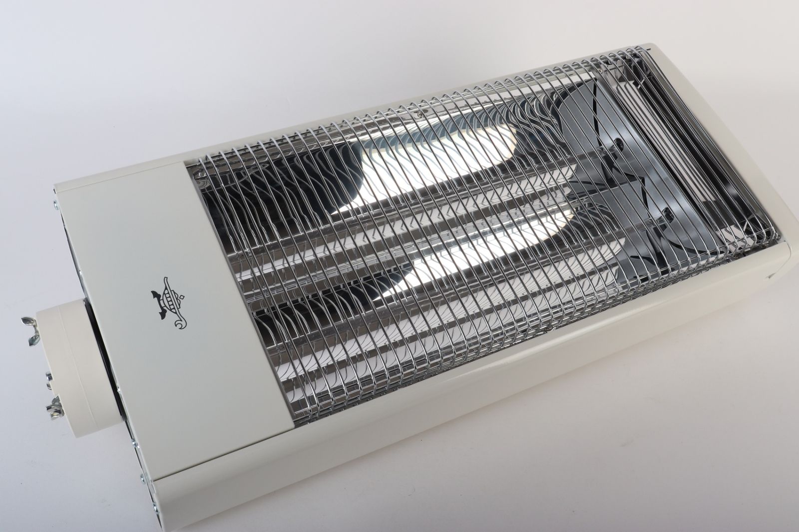 アラジン 遠赤グラファイトヒーター 2025年製 電気ストーブ 暖房器具