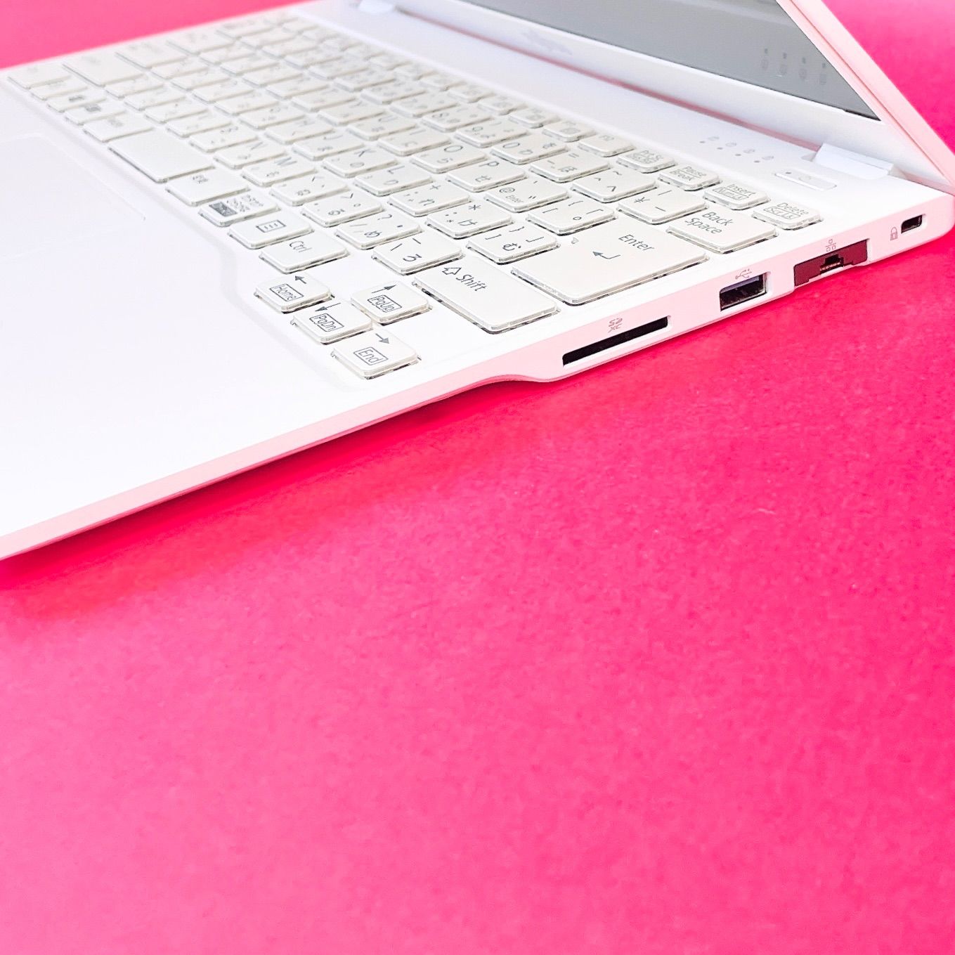 美品✨️Windows11切り替えに❣️小型軽量ノートパソコン Corei7 第8