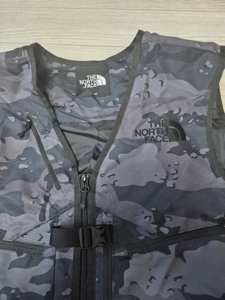 THE NORTH FACE ザノースフェイス カモフラパータン BEST ベスト