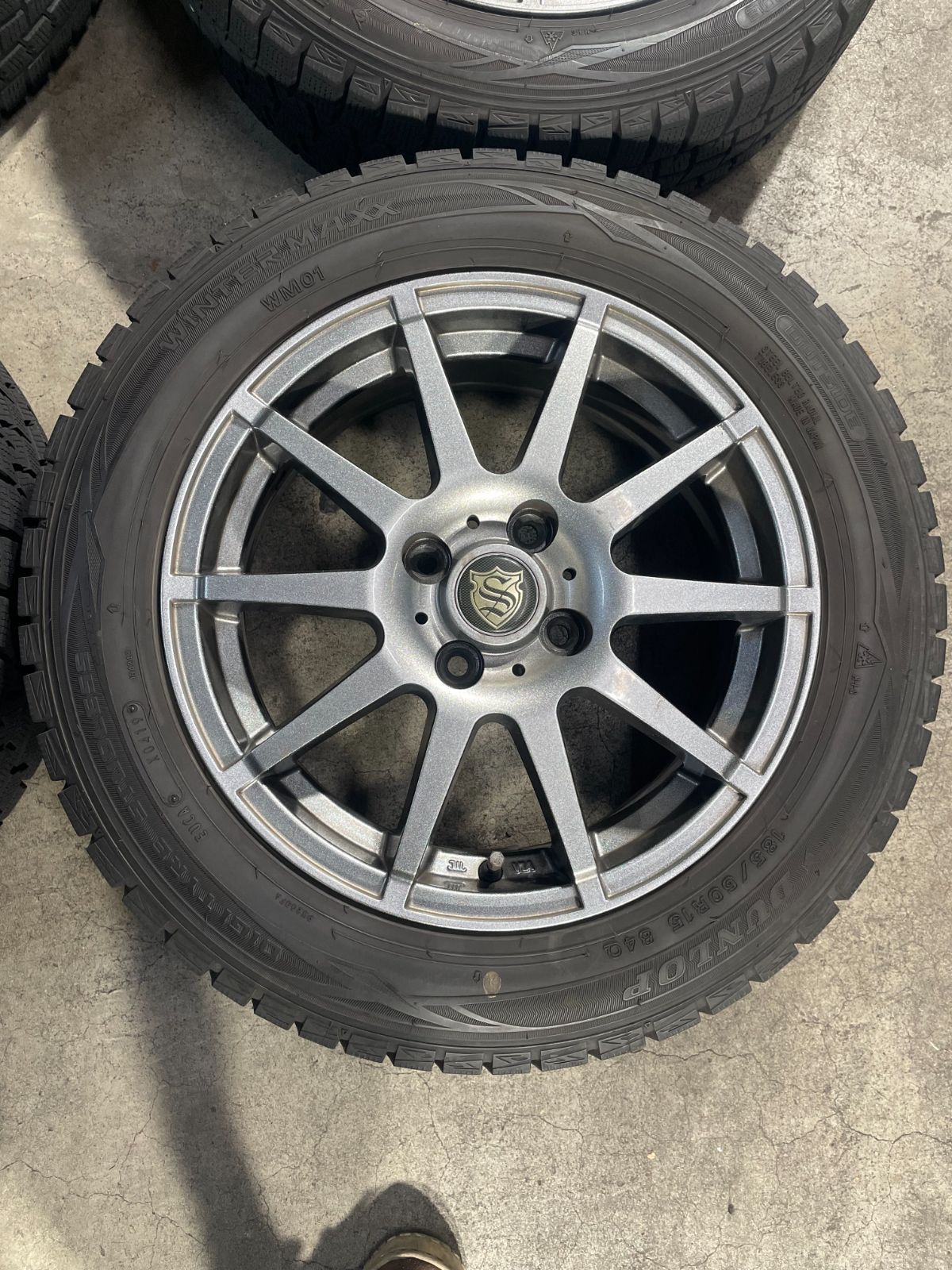 ルノートゥインゴ タイヤアルミホイールセット ENKEI 15インチ