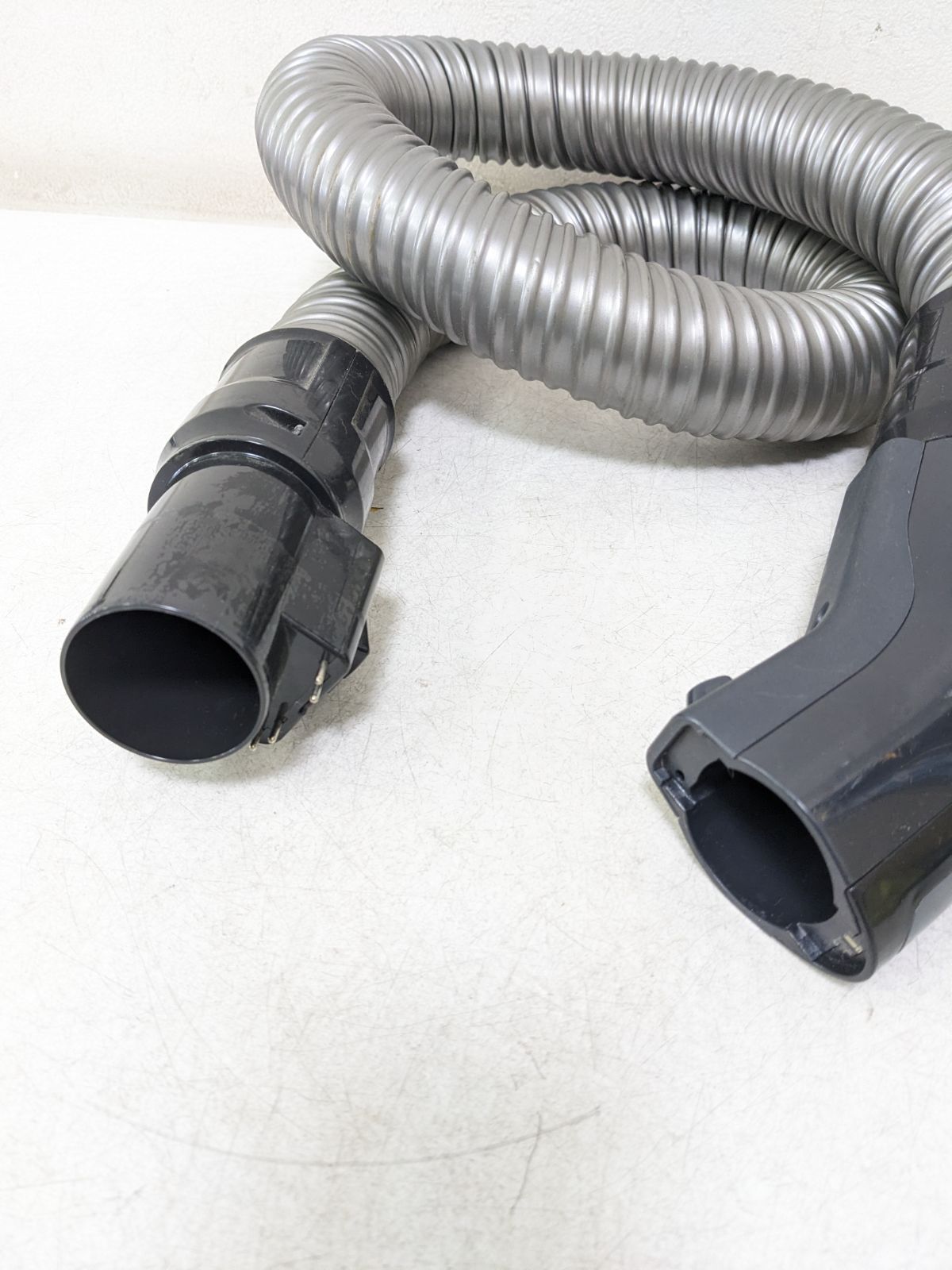 TOSHIBA VC-SG611-S サイクロン式掃除機 2012年製 ヘッド無し - メルカリ