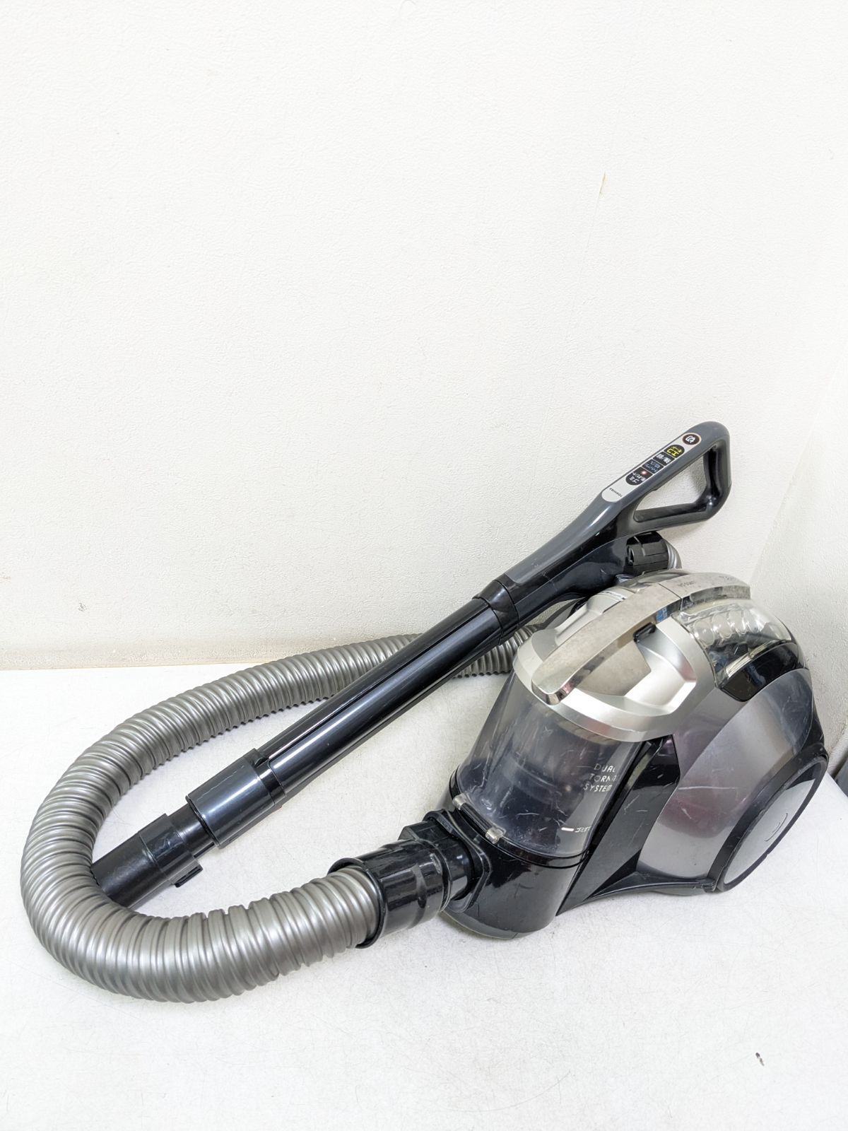 東芝 VC-SG611-S サイクロン式掃除機 2012年製 ヘッド無し TOSHIBA VC-SG611-S サイクロン式掃除機 2012年製 ヘッド無し - メルカリ