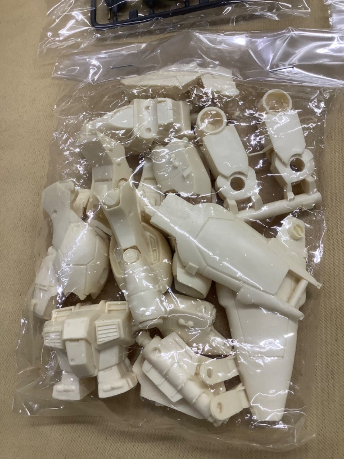 B CLUB 1/144 「機動戦士ガンダム0083」 GP04G ガーベラ B CLUB 1/144 「機動戦士ガンダム0083」 GP04G ガーベラ - メルカリ