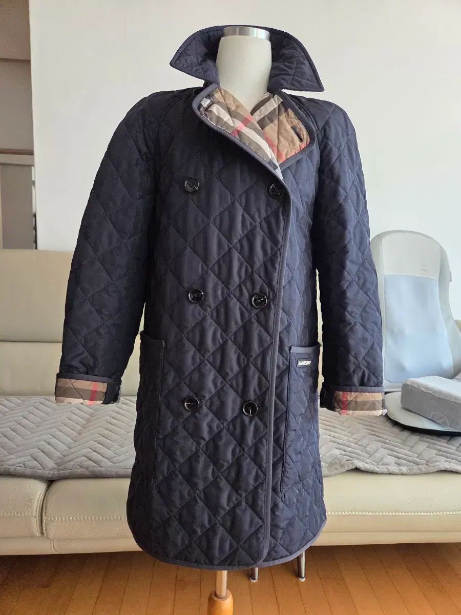 バーバリー キルティング ダウン ジャケット 新モデル sサイズ