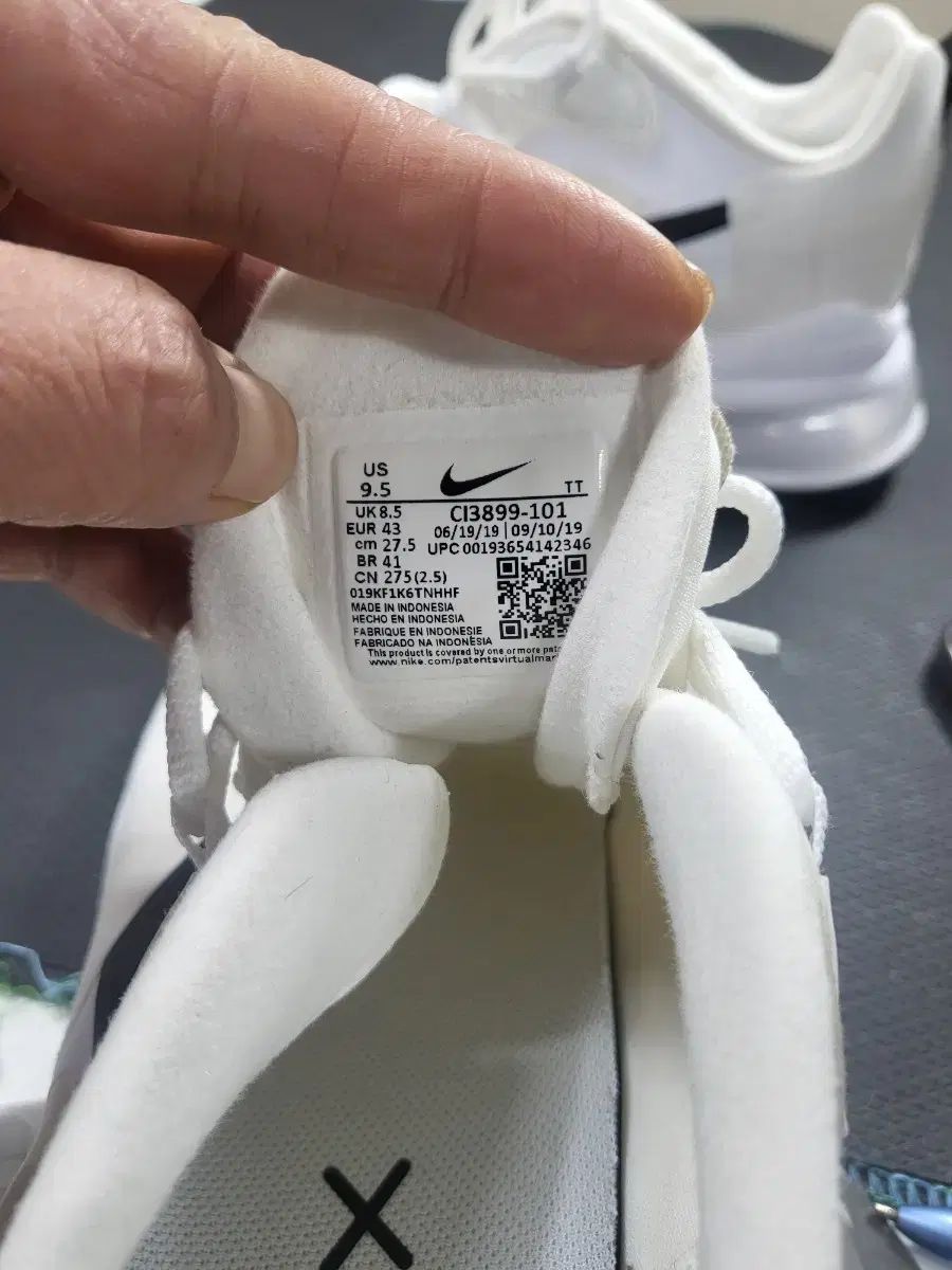 ナイキ エアマックス 270 リアクト 白 270 275（タグ275） - メルカリ