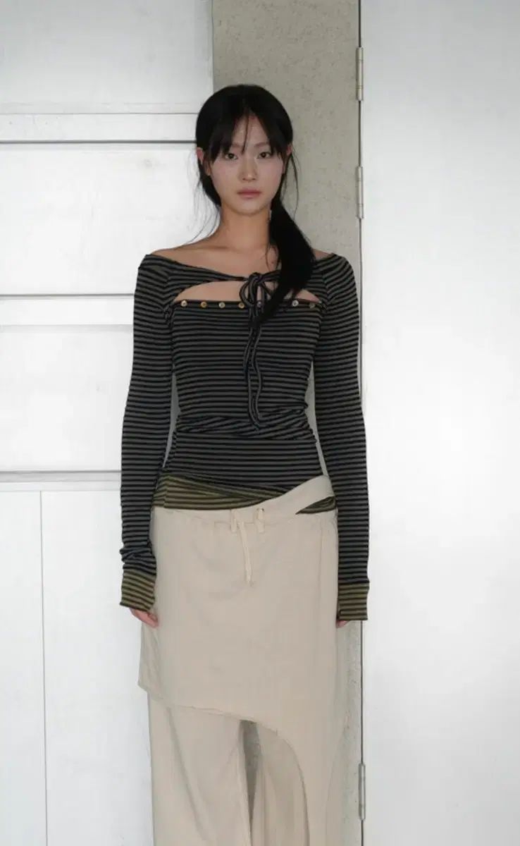 インアンドヤンインハ モニボタンレイヤ トップスストライプ