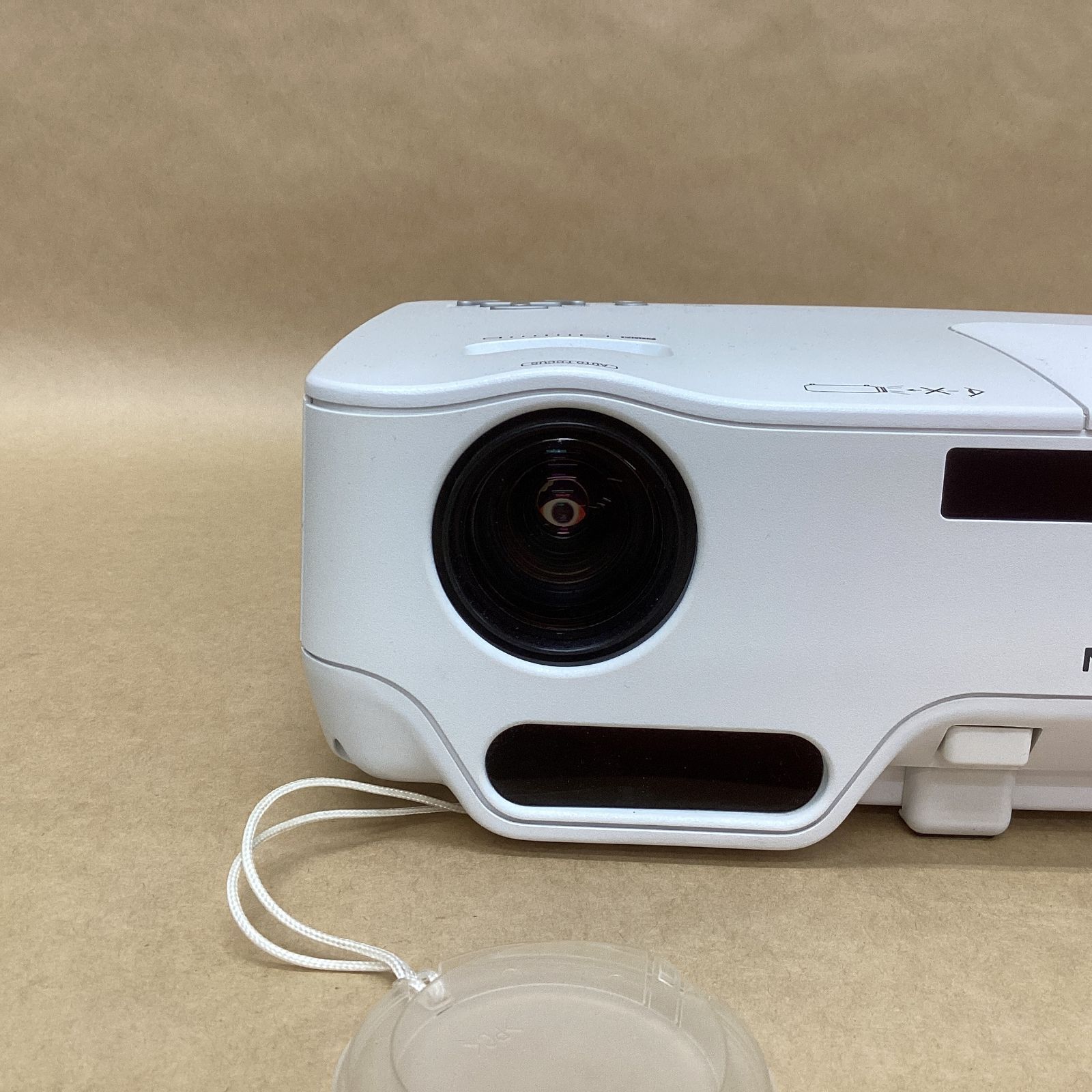 ランプ使用828時間 NEC プロジェクター NP 61 J 3000ルーメン 小型軽量モデル D SUBケーブル リモコン