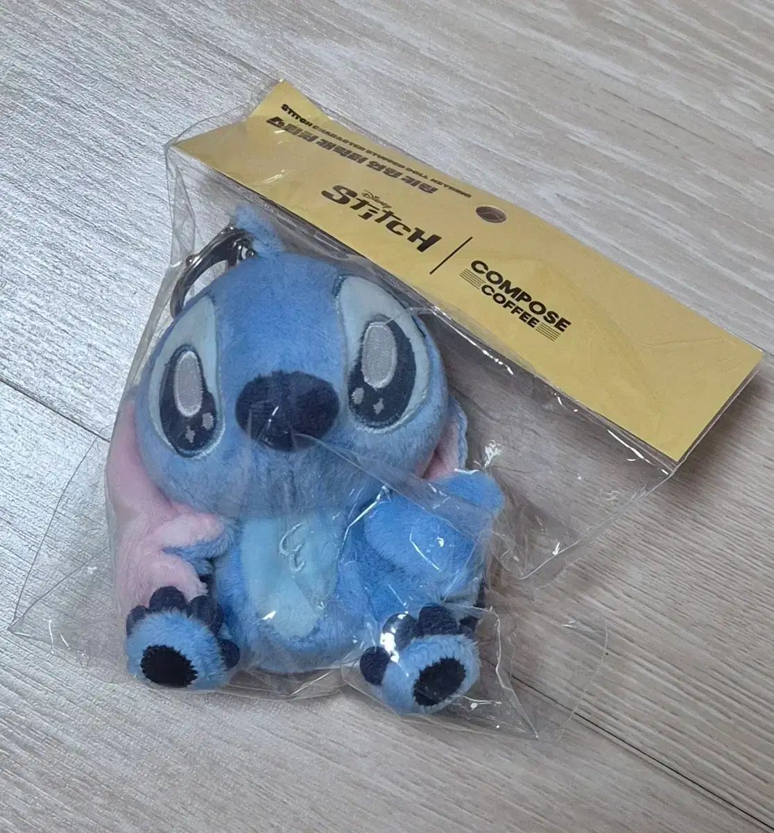 スティッチ キーホルダー Qoo10] - キャラクター ディズニー ぬいぐるみキーホルダー きゃらマルシェ キーホルダー（ぬいぐるみ｜ぬいぐるみ・人形 (STITCH – メルカリ ぬいぐるみリールキーカバー（スティッチ） 6個入り ANIMALSソフビぬいぐるみ 7＞ハートを抱きかかえたかわいいディズニーのぬいぐるみが