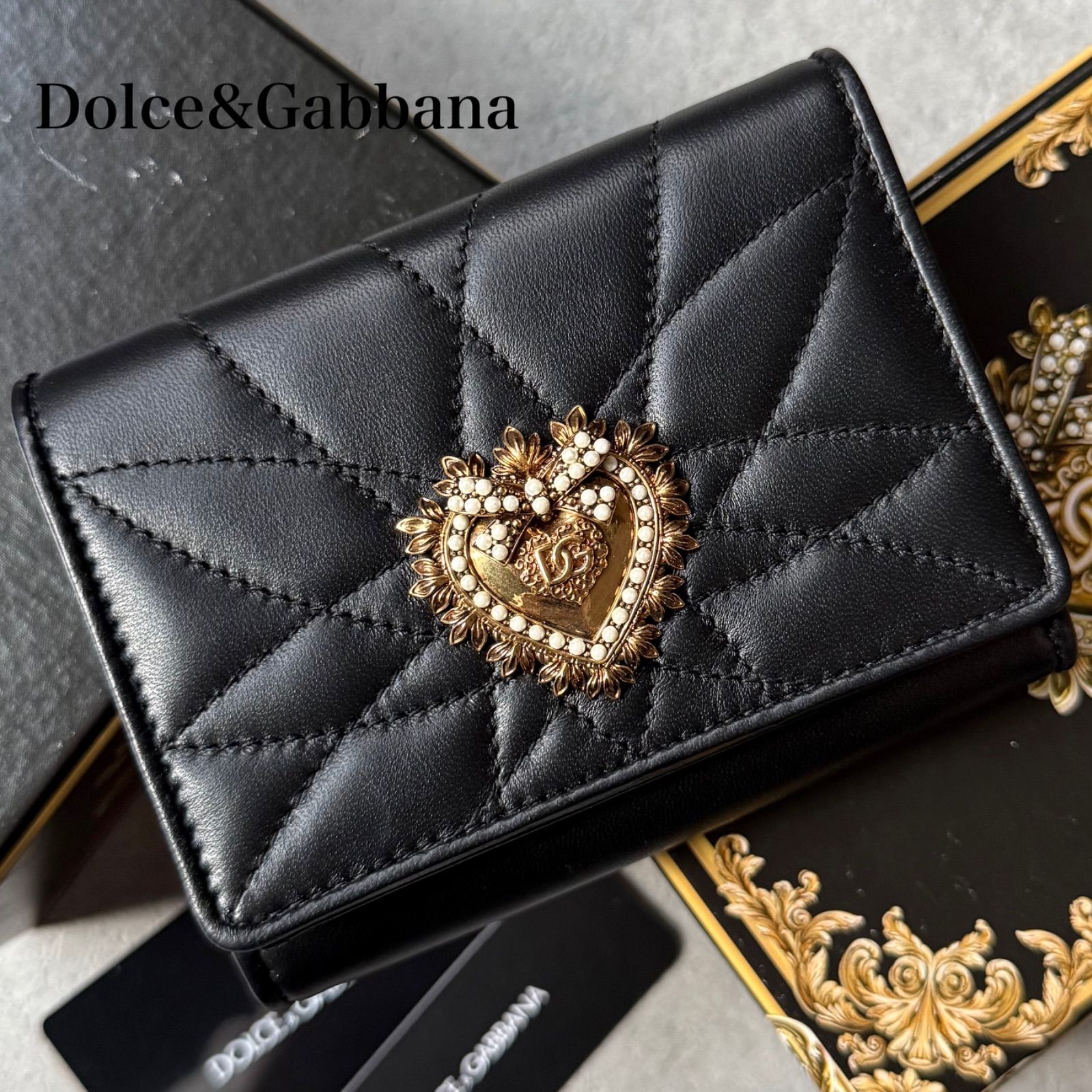 Dolce-Gabbana ドルチェ-ガッバーナ 三つ折り財布 ディボーション レザー ブラック 金具 ハート パール キルティング