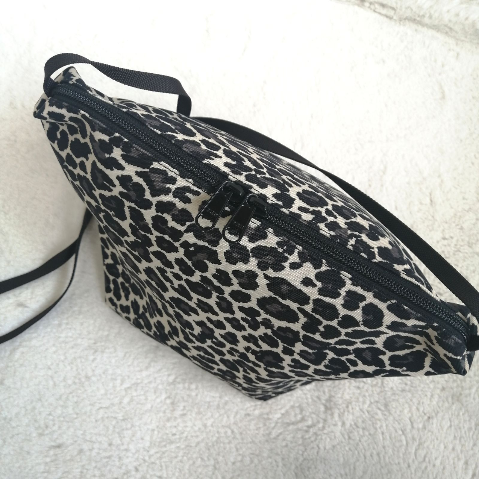 エルベシャプリエ ビッグポシェット ショルダーバッグ パンサーブラン