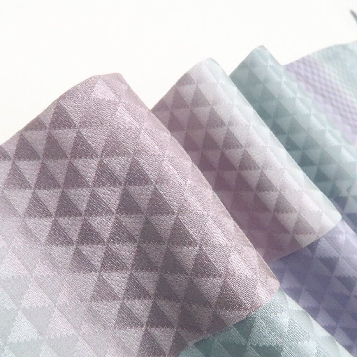 ❁tomihisa❁ 三つ鱗 着物 正絹 仕付け糸付 新たな発見が待つ色の奏”長襦袢 7318