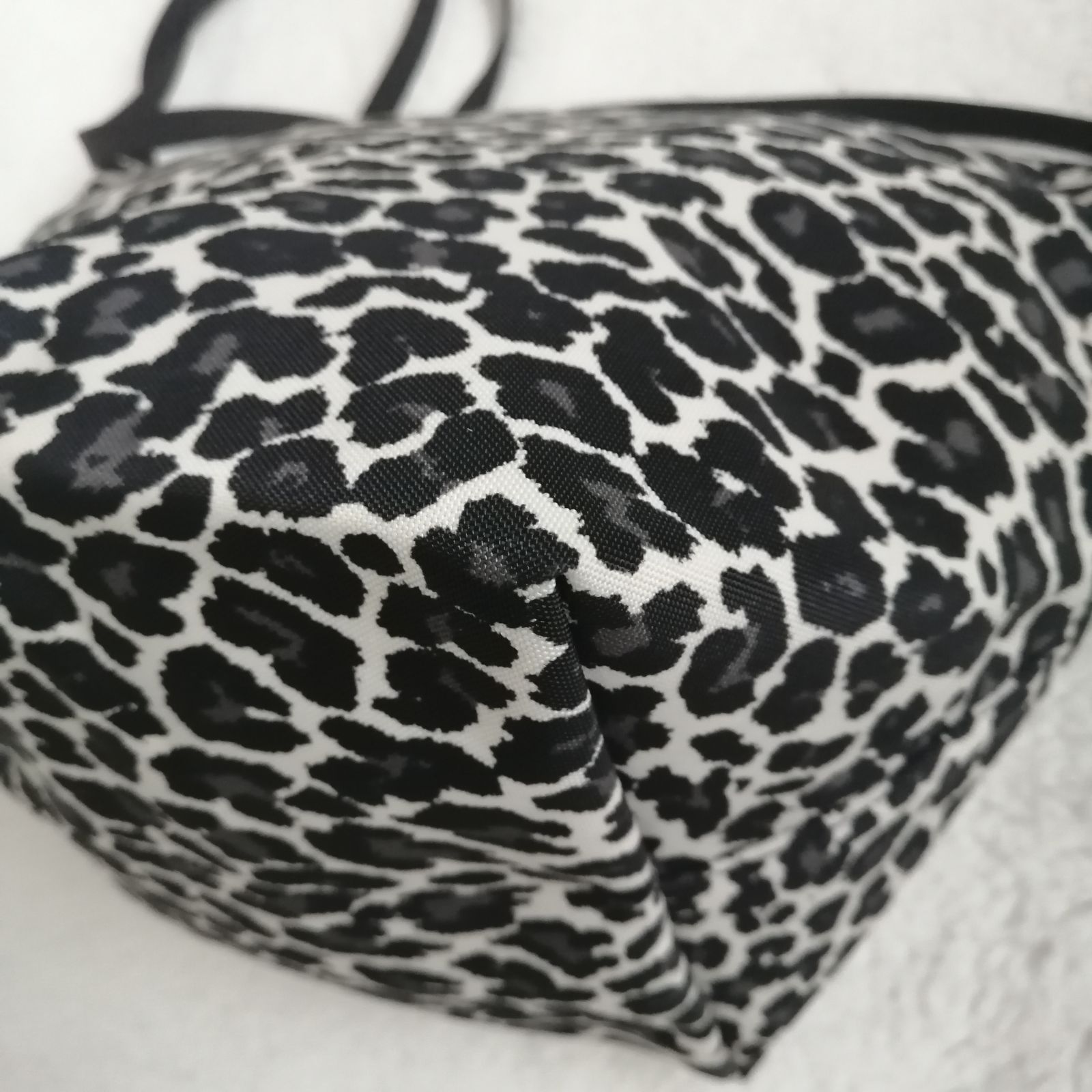 エルベシャプリエ ビッグポシェット ショルダーバッグ パンサーブラン