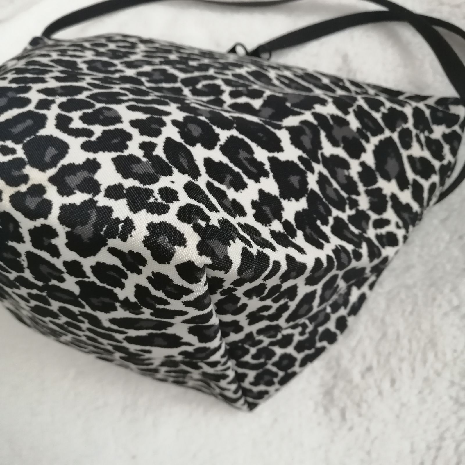 エルベシャプリエ ビッグポシェット ショルダーバッグ パンサーブラン