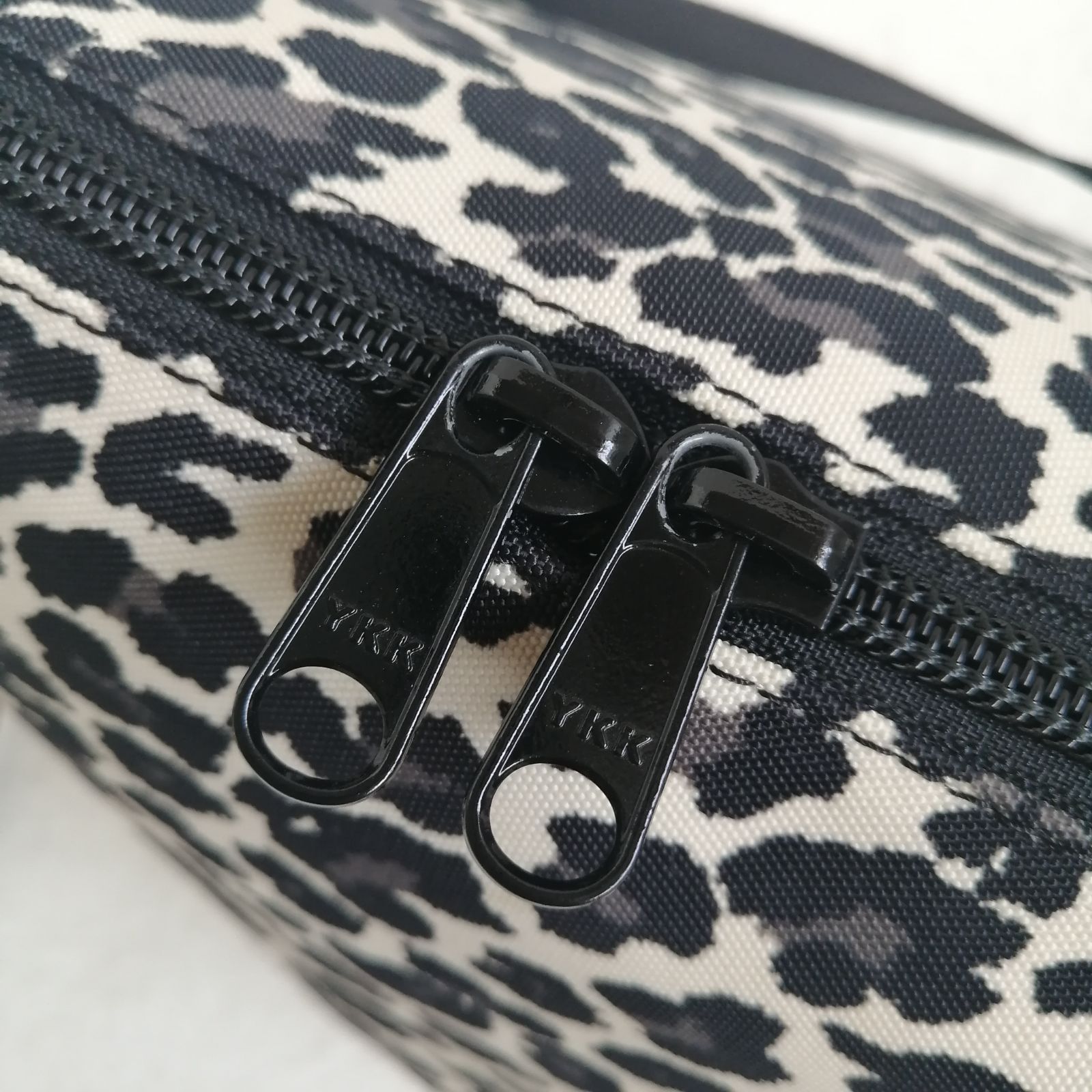 エルベシャプリエ ビッグポシェット ショルダーバッグ パンサーブラン