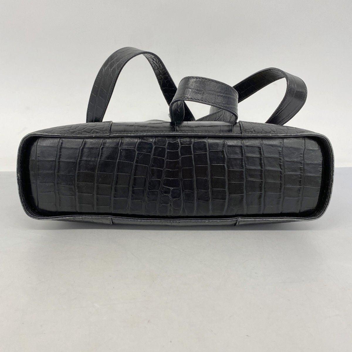 ✨美品✨サルヴァトーレフェラガモ ショルダーバッグ ブラック レザー ロゴ金具 5pa0978】サルヴァトーレフェラガモ ショルダーバッグ ガンチーニ