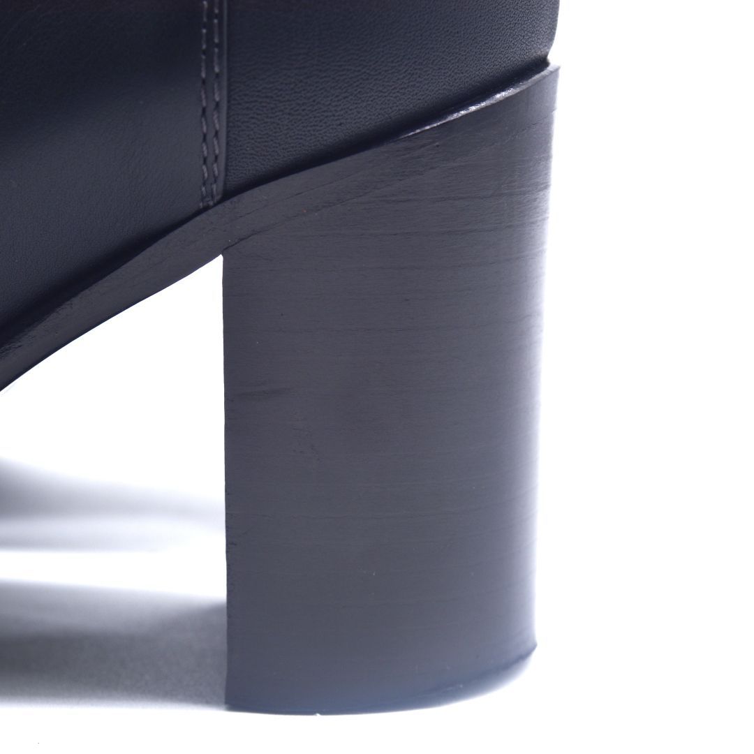 ショートブーツ