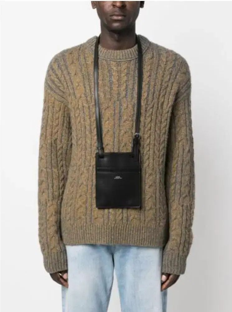 A.P.C. アーペーセー にの クロスボディーバッグ ポーチ 商品