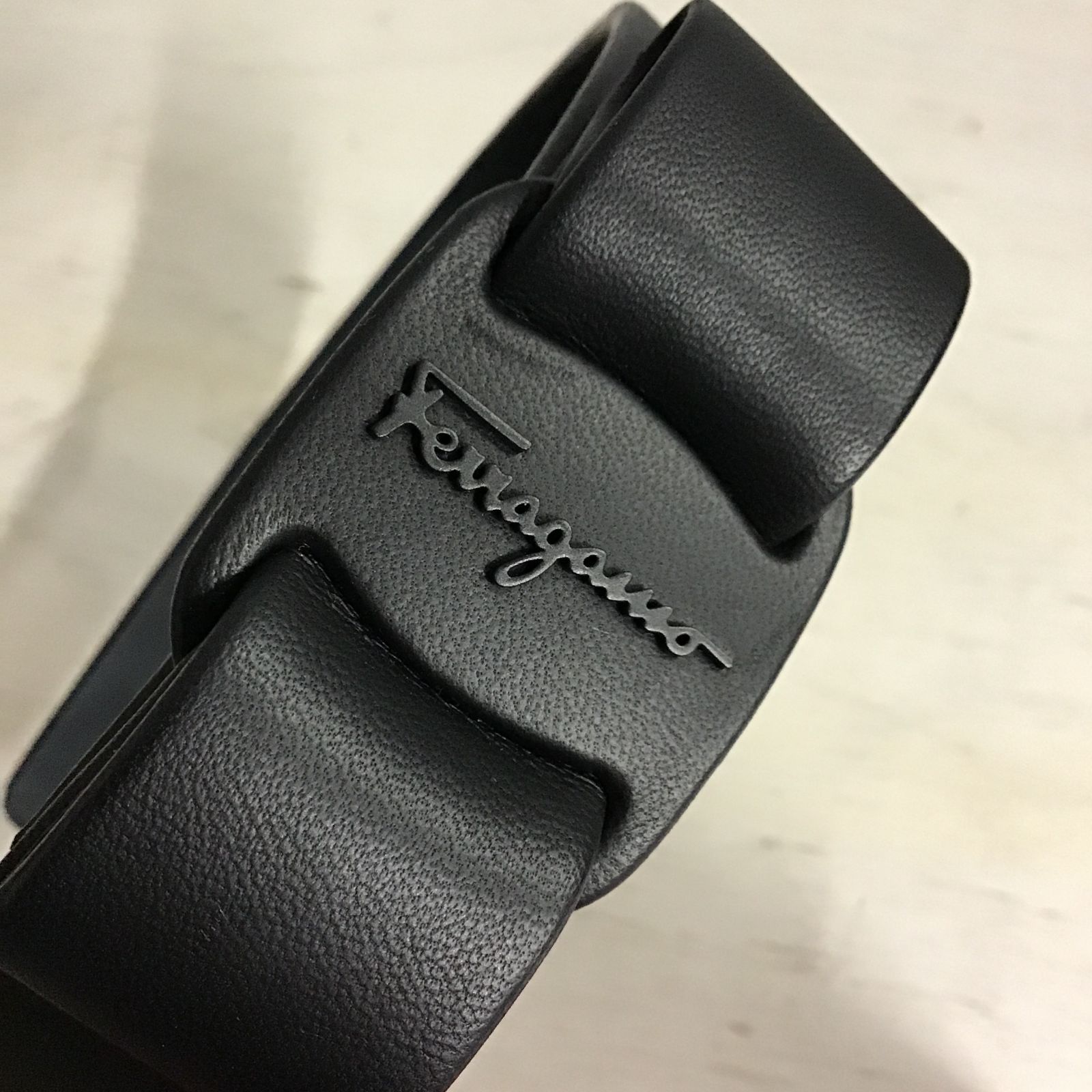 八戸85 6 Salvatore Ferragamo サルヴァトーレフェラガモ カチューシャー 60