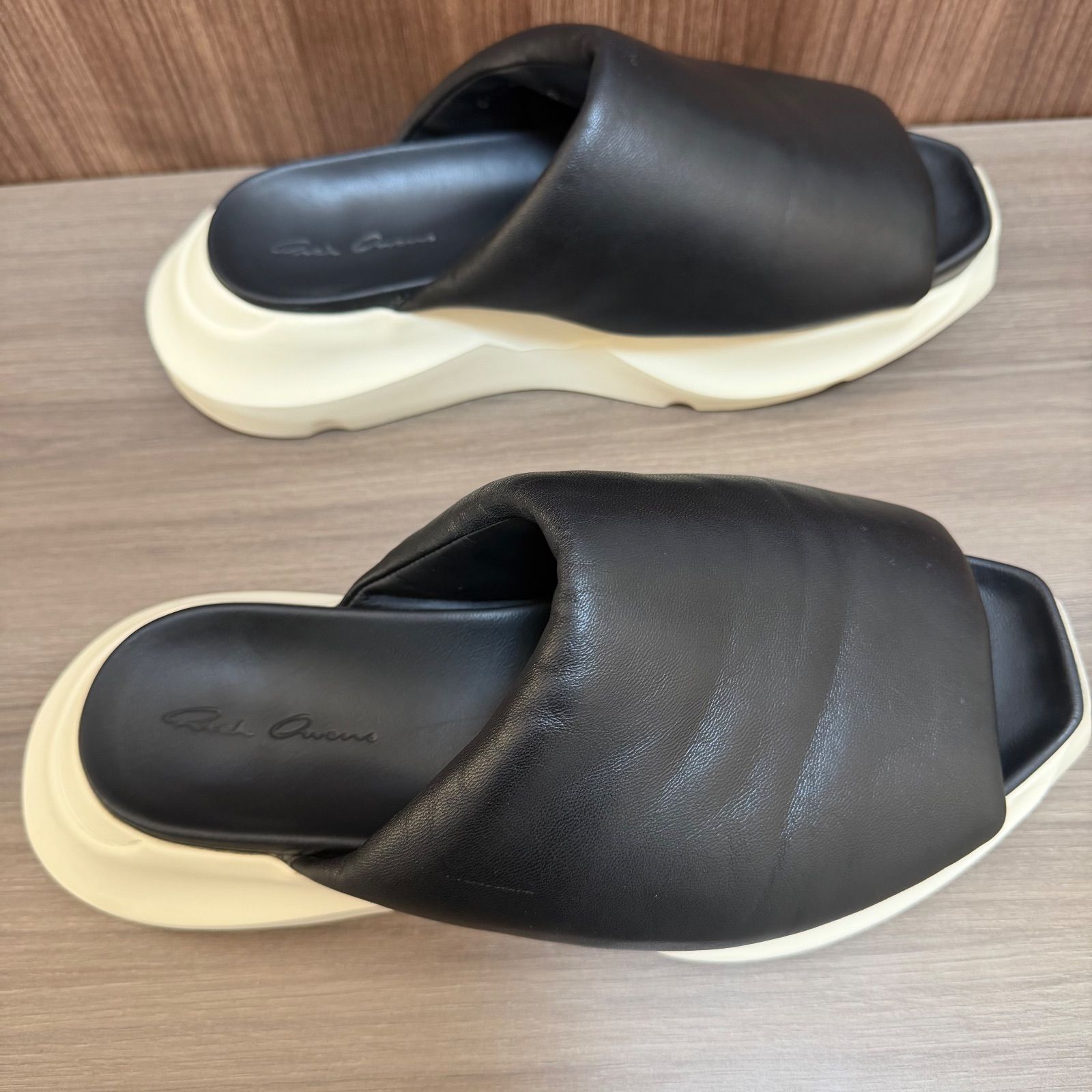 レザーサンダル ブラック