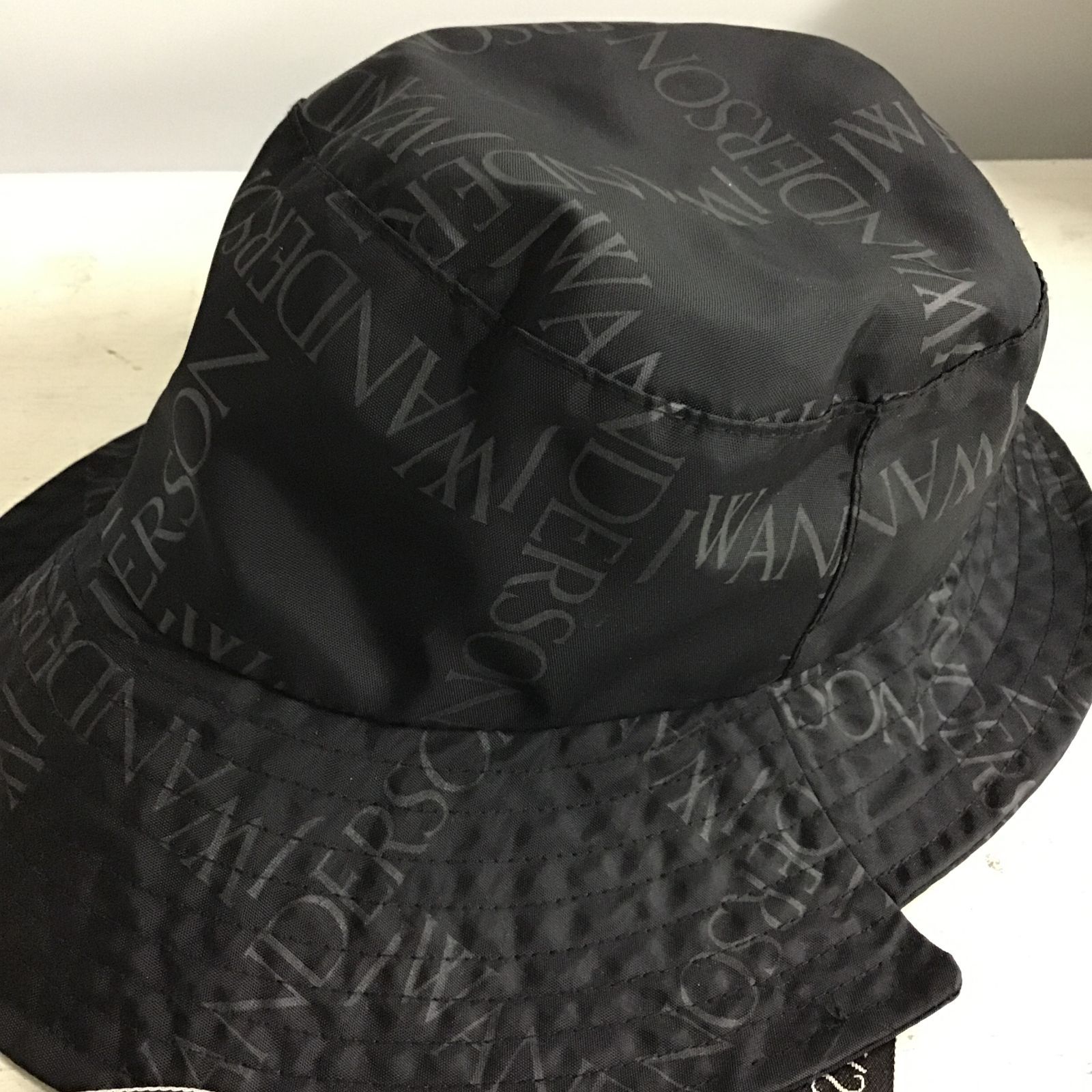 八戸791 1 J W Anderson ジェイダブリューアンダーソン バケットハット ブラック 60