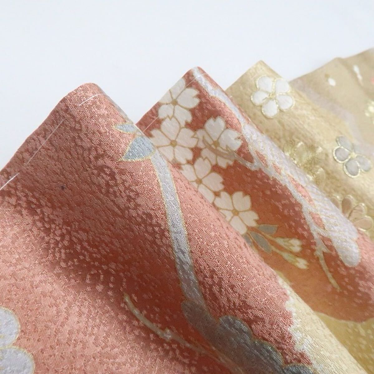 ❁tomihisa❁ 金糸刺繍 着物 正絹 香りほのかに温もり灯し人それぞれに季節を愛でる 仕付け糸付 訪問着 7326