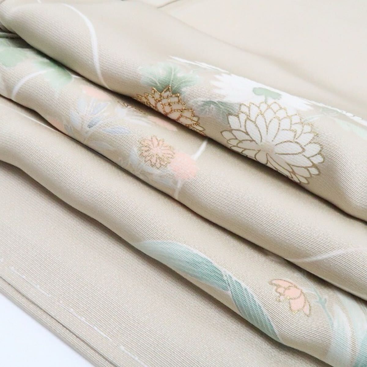 ❁tomihisa❁新品 金駒刺繍 着物 正絹“古典を仰いで和に染まり我を見