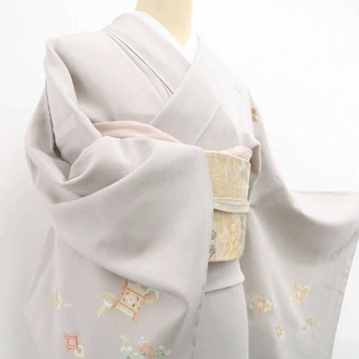 着物 吉祥景色に身を包み今か今かと春を待つ