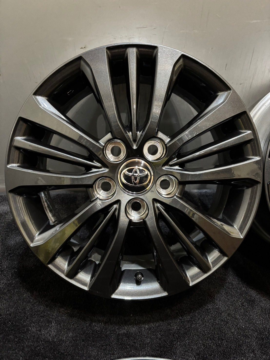 新車外し トヨタ 90 ノア ヴォクシー 16インチ 6 J 40 114 3 5 H アルミホイール 4本 1 L 9