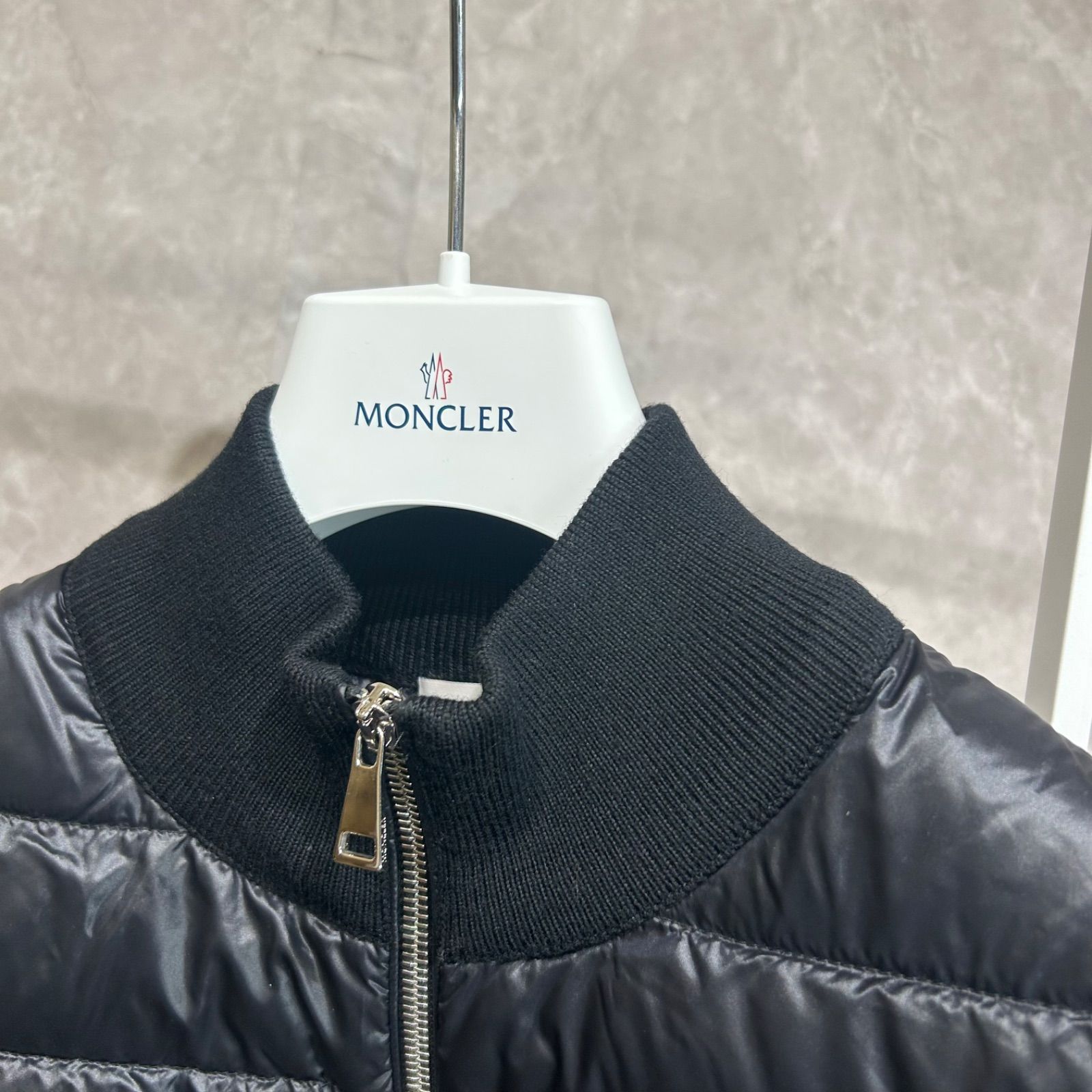 【極美品】モンクレール　ハイブリッドニット　ブラック　Mサイズ MONCLER モンクレール ハイブリッドダウンニット ブラック M 極美品