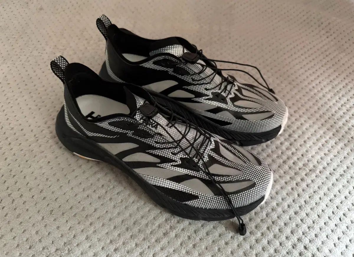 HOKA ONE 25 FW HOKA麻マフェテ スピード4 ライト TS BWHT 1168971