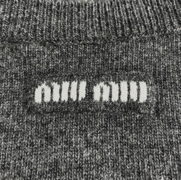 クルーネックカーディガン