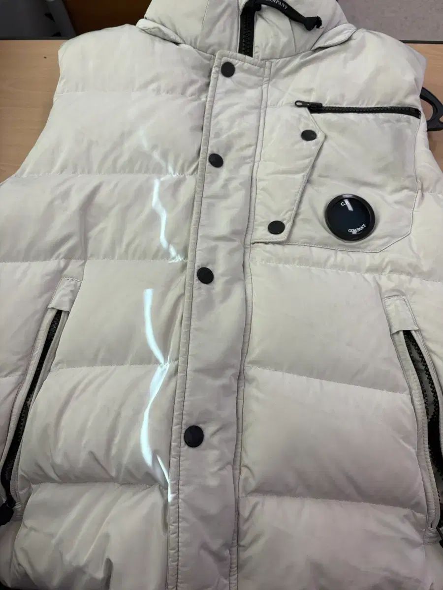 C.P. COMPANY シーピーカンパニー ベスト