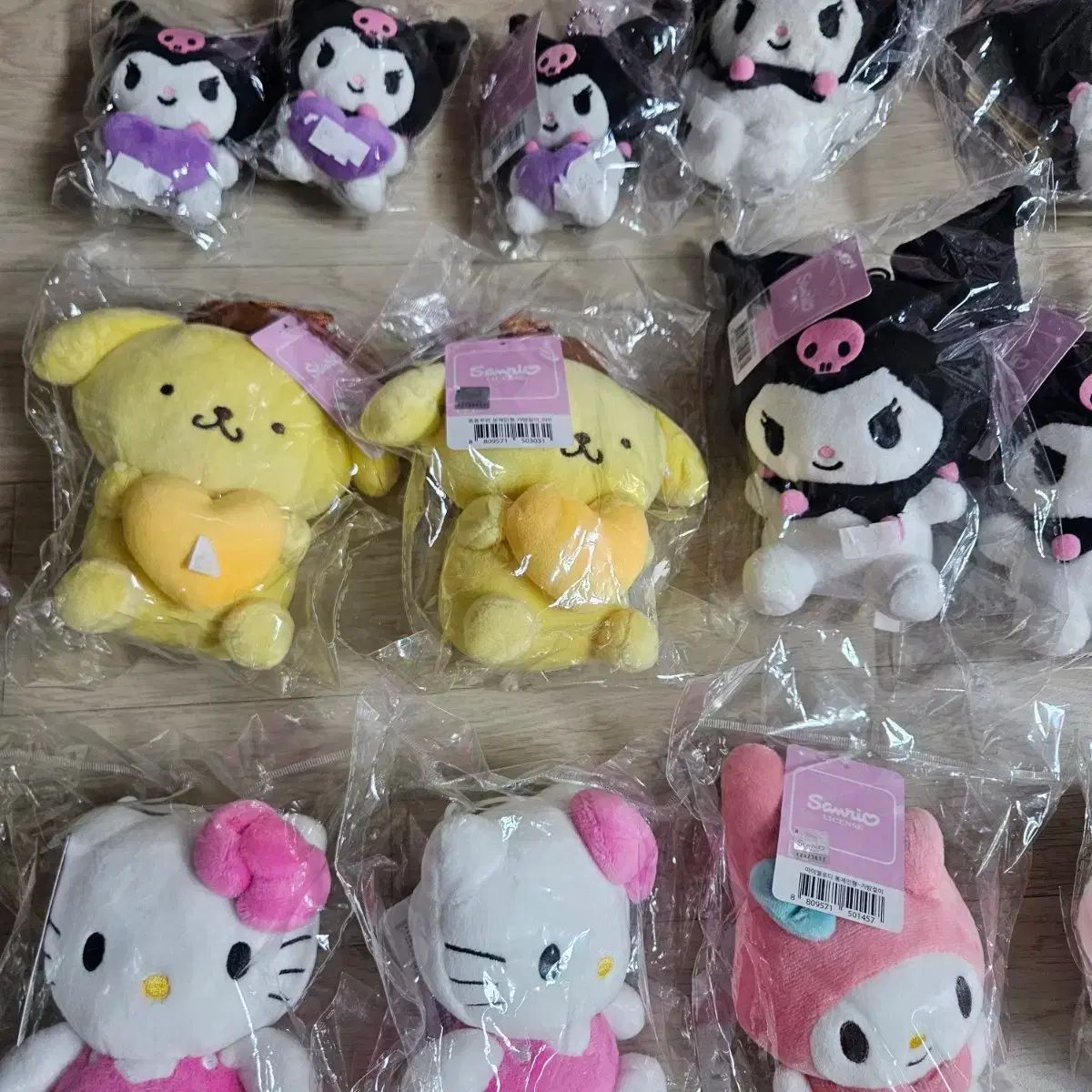 【新品】サンリオ　ぬいぐるみ　まとめ売り　21点 サンリオ正規品 ぬいぐるみ 21個 まとめ (クロミ、ハローキティ、マイ